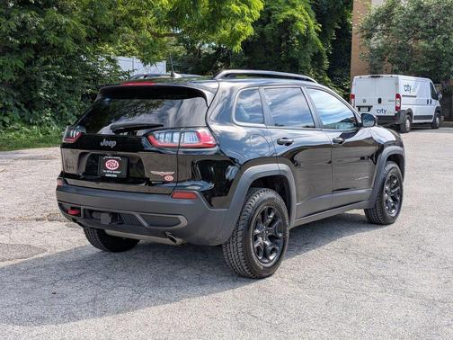 Diamond Black 2022 Jeep Cherokee Trailhawk