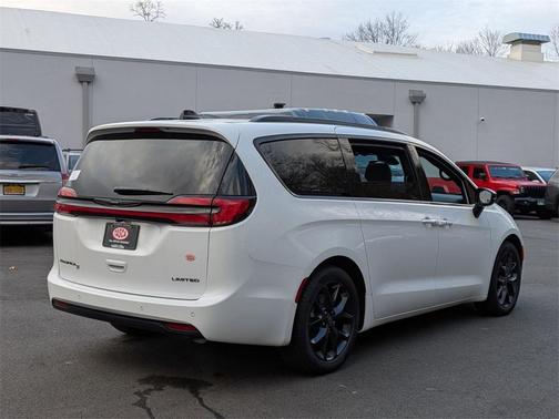 2026 Chrysler Pacifica Limited
