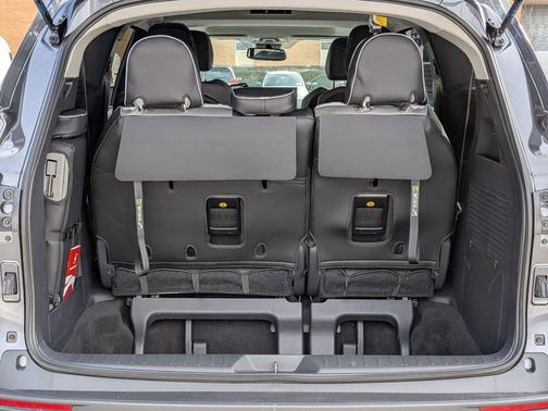 2025 Toyota Sienna LE