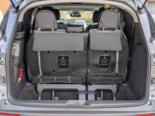 2025 Toyota Sienna LE