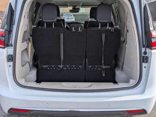 2023 Chrysler Pacifica Touring-L