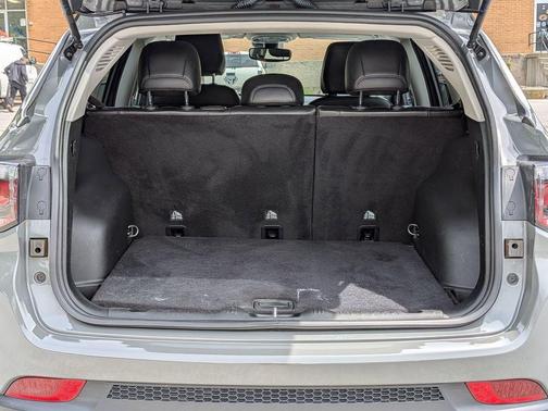 Sting Gray Clearcoat 2022 Jeep Compass Limited