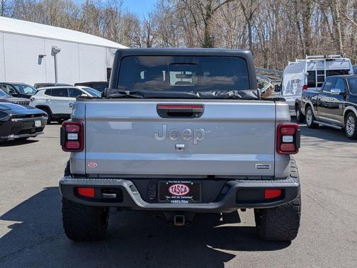 Billet Silver Metallic Clearcoat 2020 Jeep Gladiator Overland