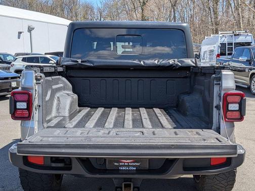 Billet Silver Metallic Clearcoat 2020 Jeep Gladiator Overland