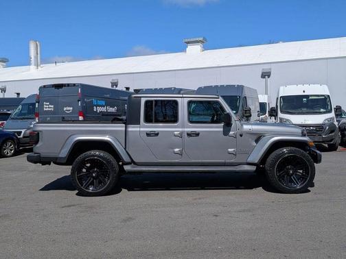 Billet Silver Metallic Clearcoat 2020 Jeep Gladiator Overland
