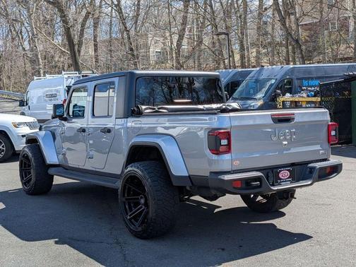 Billet Silver Metallic Clearcoat 2020 Jeep Gladiator Overland