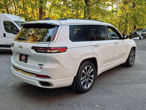 Bright White Clearcoat 2023 Jeep Grand Cherokee L Overland