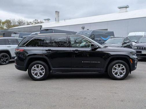 Diamond Black 2022 Jeep Grand Cherokee Limited