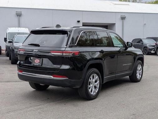 Diamond Black 2022 Jeep Grand Cherokee Limited