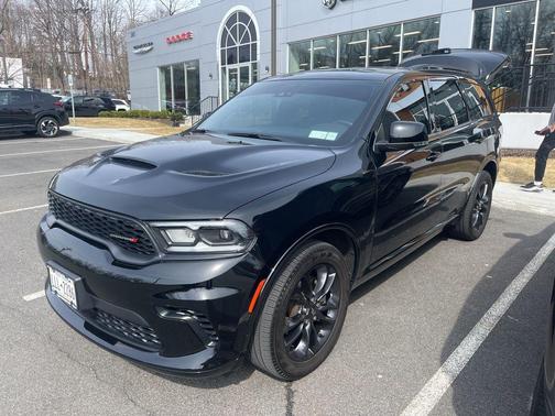 DB Black Crystal Clearcoat 2024 Dodge Durango GT