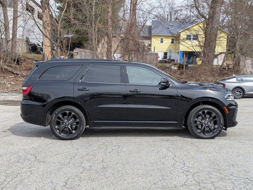 DB Black Crystal Clearcoat 2024 Dodge Durango GT