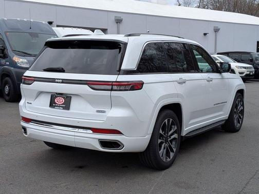 2022 Jeep Grand Cherokee Overland