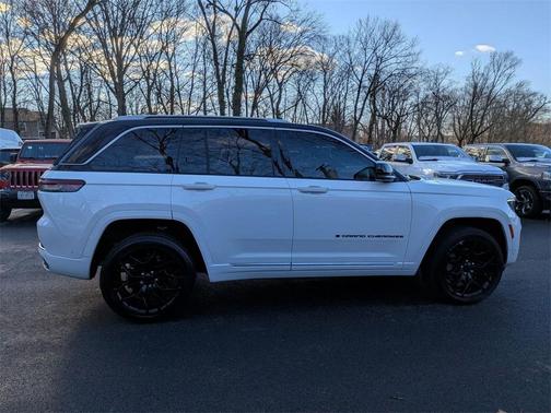 2022 Jeep Grand Cherokee 4xe Summit