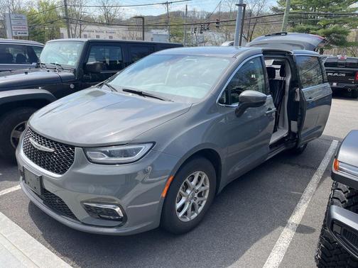 Ceramic Gray Clearcoat 2023 Chrysler Pacifica Touring-L