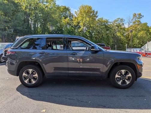 2022 Jeep Grand Cherokee 4xe Base