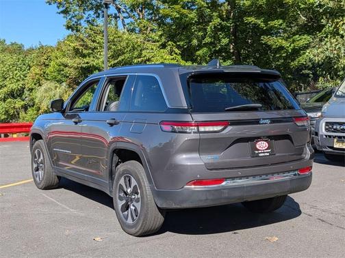 2022 Jeep Grand Cherokee 4xe Base