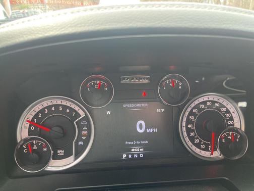 Brilliant Black Crystal Pearlcoat 2018 RAM 1500 Night