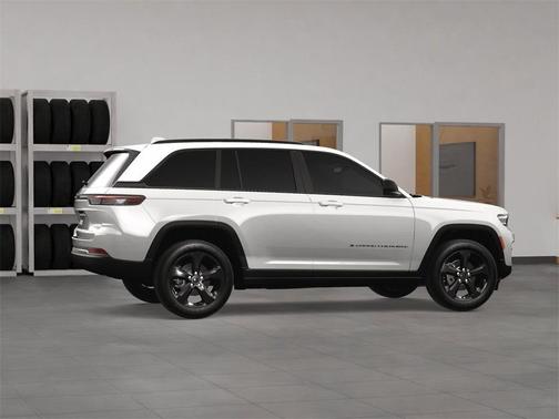 2025 Jeep Grand Cherokee Laredo
