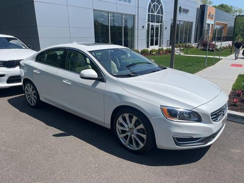 White 2018 Volvo S60 T5 Inscription Platinum