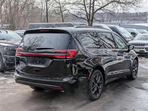 2026 Chrysler Pacifica Limited