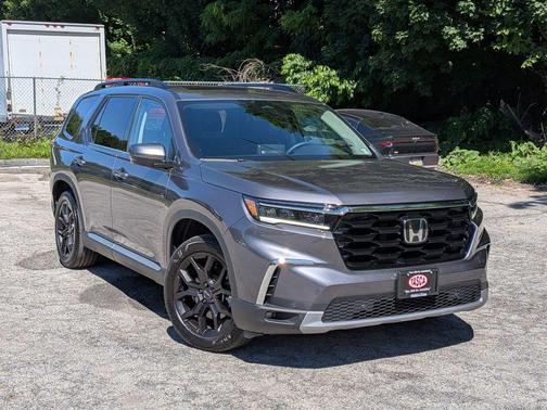 Sonic Gray Pearl 2025 Honda Pilot Touring