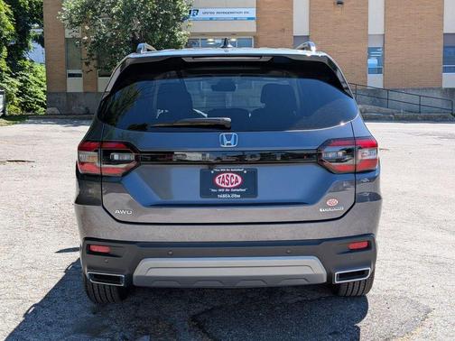 Sonic Gray Pearl 2025 Honda Pilot Touring