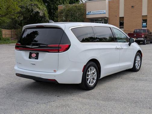 Bright White Clearcoat 2023 Chrysler Pacifica Touring-L