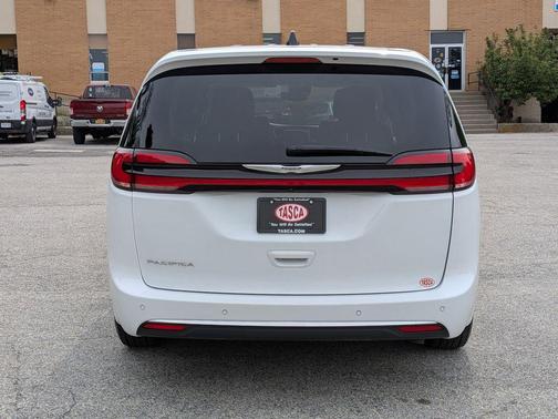 Bright White Clearcoat 2023 Chrysler Pacifica Touring-L