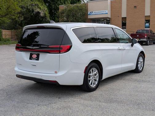 Bright White Clearcoat 2023 Chrysler Pacifica Touring-L