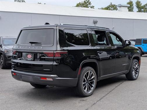 2022 Jeep Wagoneer Series III