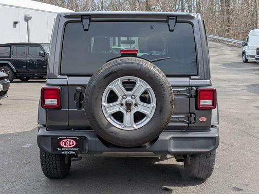 2022 Jeep Wrangler Unlimited Sport