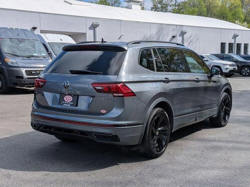 Platinum Gray Metallic 2024 Volkswagen Tiguan 2.0T SE R-Line Black