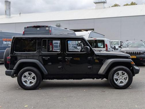 2022 Jeep Wrangler Unlimited Sport