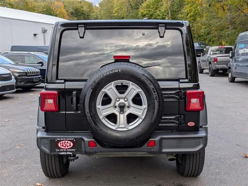 2022 Jeep Wrangler Unlimited Sport