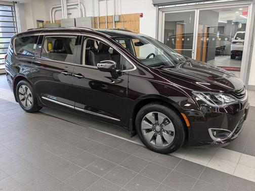 2018 Chrysler Pacifica Hybrid Limited