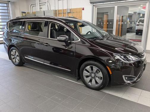 2018 Chrysler Pacifica Hybrid Limited