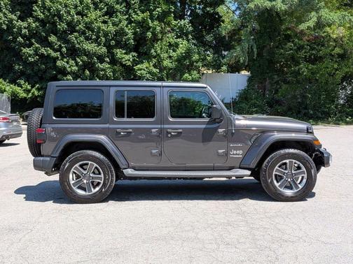 Granite Crystal Clearcoat Metallic 2019 Jeep Wrangler Unlimited Sahara