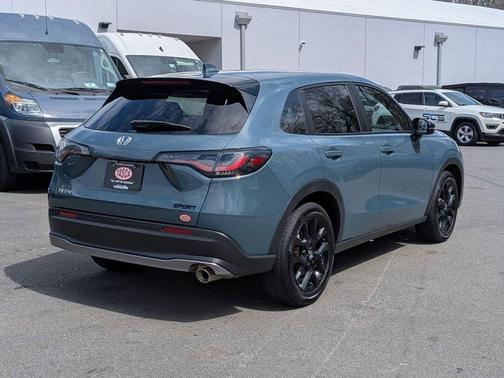 Pearl 2024 Honda HR-V Sport