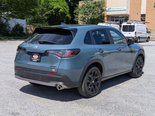 Pearl 2024 Honda HR-V Sport