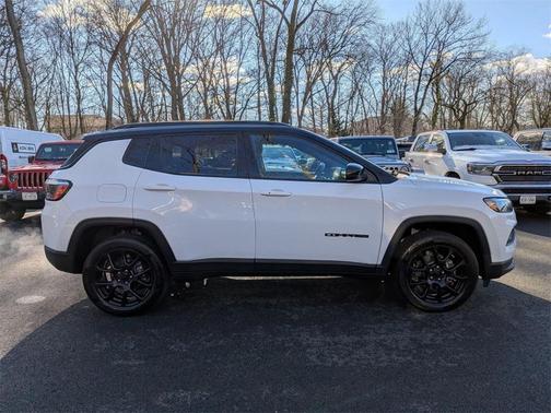 2022 Jeep Compass Altitude
