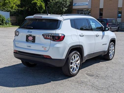 Bright White Clearcoat 2023 Jeep Compass Latitude Lux