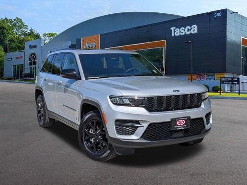 Silver Zynith 2025 Jeep Grand Cherokee Laredo