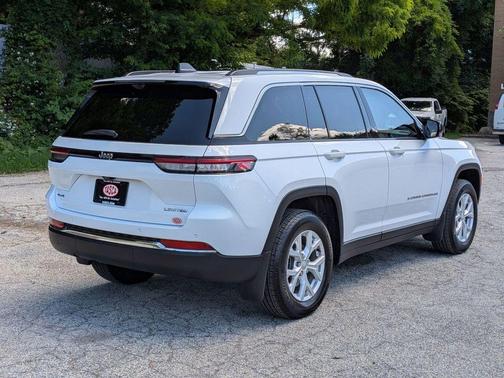 Bright White Clearcoat 2023 Jeep Grand Cherokee Limited