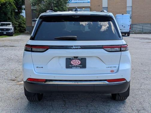 Bright White Clearcoat 2023 Jeep Grand Cherokee Limited