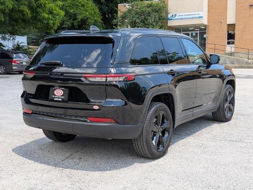 Diamond Black 2023 Jeep Grand Cherokee Limited