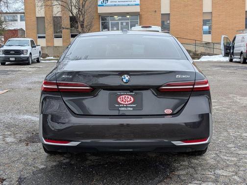 2024 BMW 530 i xDrive