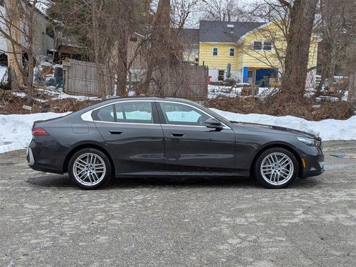 2024 BMW 530 i xDrive