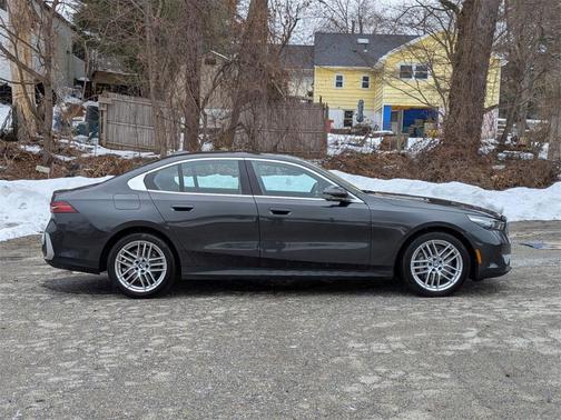 2024 BMW 530 i xDrive