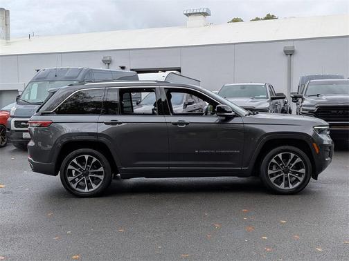 2022 Jeep Grand Cherokee Overland