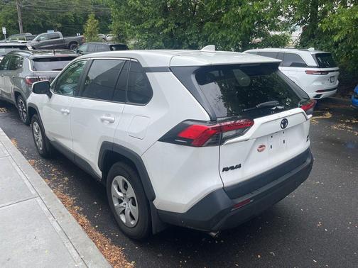 Ice 2023 Toyota RAV4 LE